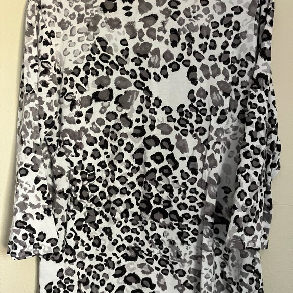 Laura Ashley Gray Leopard Ladies Top - Picture 8 of 8